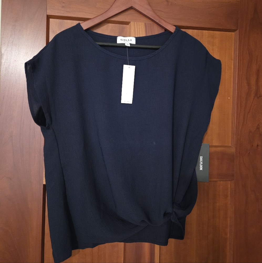 Gilli Navy Front Knot Top From Dailylook -NEW sz M